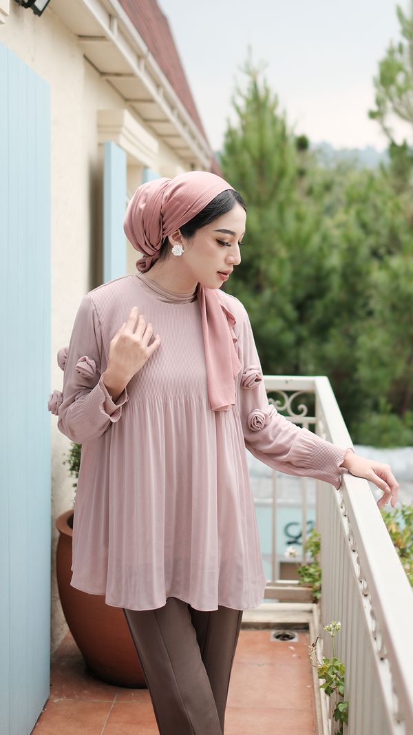 Delle Series : Dean Blouse Early Blossom