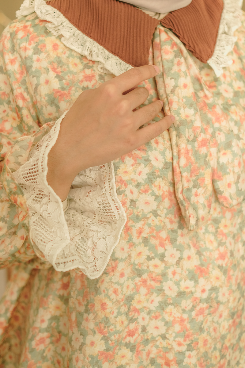 Carissa Blouse - Daisy