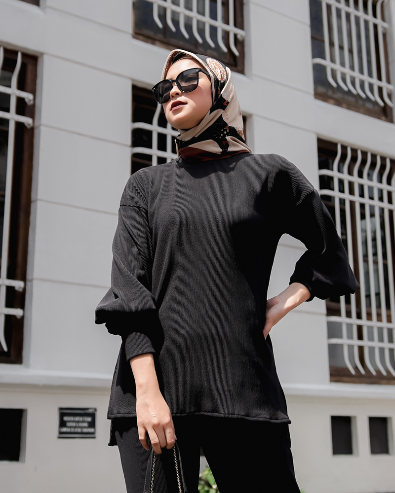 Zaara Pleats Blouse Black